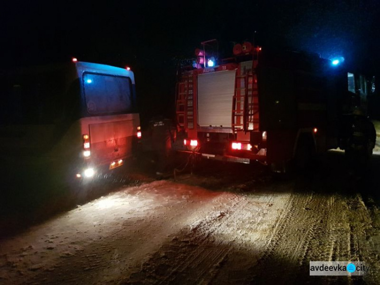 Заложниками непогоды в Донецкой области оказались 8 водителей