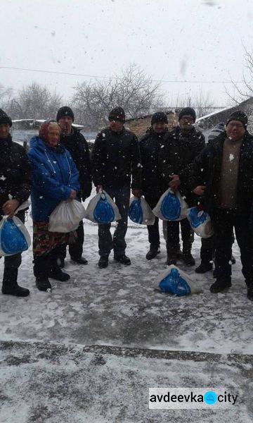 Команда Пролиска-Авдеевка помогла жителям прифронтовых населенных пунктов