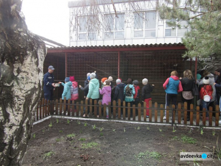 Школьники побывали в гостях у авдеевских спасателей (ФОТОФАКТ)