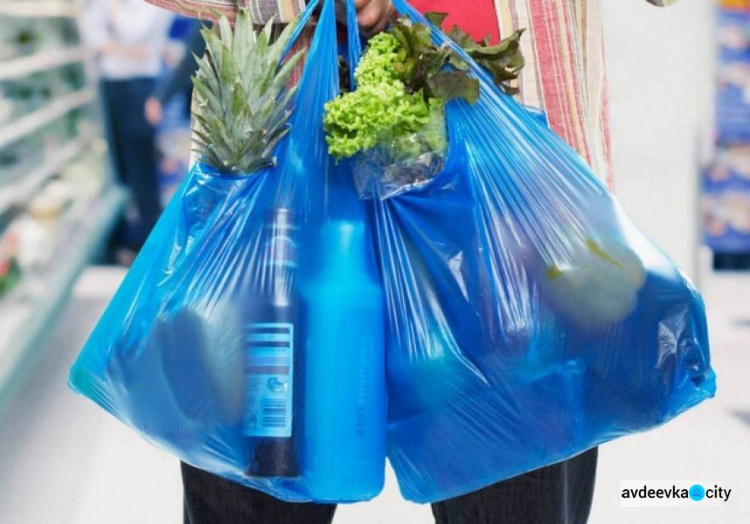 Українцям прогнозують подальше подорожчання пластикових пакетів