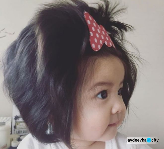 Маленькая девочка покорила Сеть длинными волосами (ФОТО)