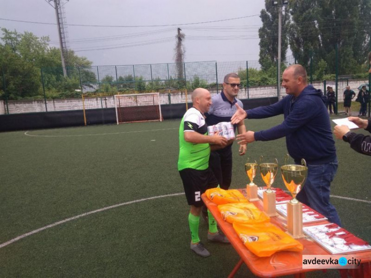 В Авдеевке наградили победителей турнира по мини-футболу (ФОТО)