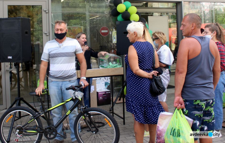 "Зебра" в Авдеевке: новый супермаркет LAFAR ждет своих покупателей (ФОТО)