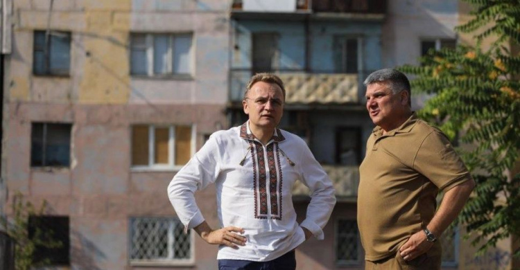 Мэр Львова посетил Авдеевку: были плов и разговор (ФОТО)