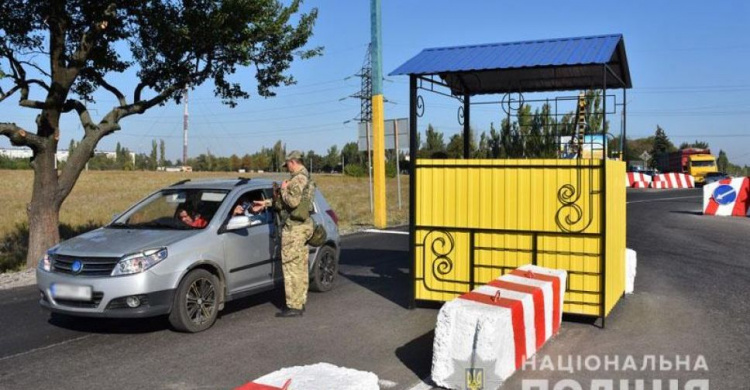 На блокпостах в Донецкой области в октябре "отловили"  28 разыскиваемых преступников