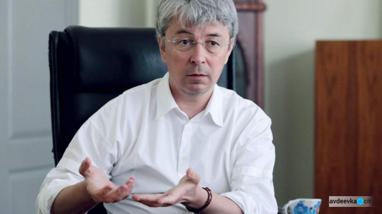 Министр культуры рассказал, будут ли еще закрывать телеканалы в Украине