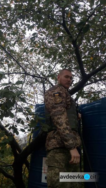 Авдеевские "симики" привезли мирным жителям и военным "передачи"  от волонтеров