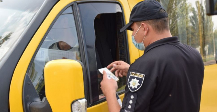 У Покровському районі поліцейські провели профілактичне відпрацювання «Безпечні автомобільні дороги»