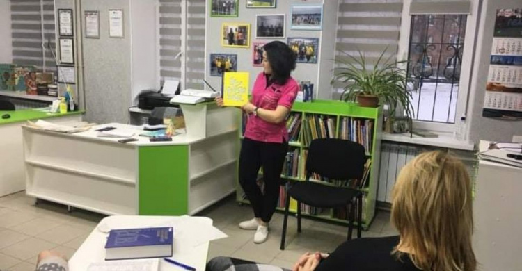 В Авдіївці презентували книгу про видатних жінок