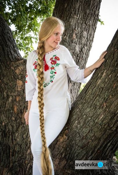 Украинка установила рекорд страны по длине волос (ФОТО+ВИДЕО)