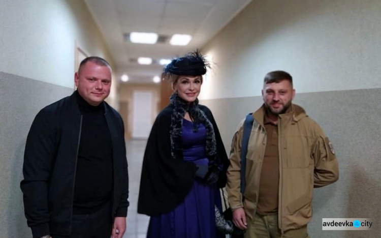 В Авдеевке киевские артисты дважды показали «Анну Каренину»