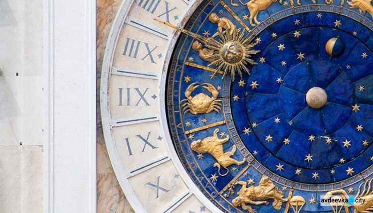Астрологи опубликовали таро-гороскоп для всех знаков зодиака на декабрь