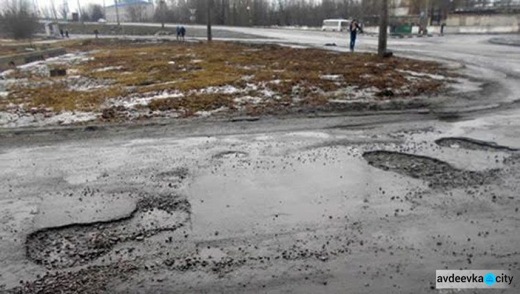 В Донецкой области более 1,5 тысячи км дорог после зимы признаны аварийными