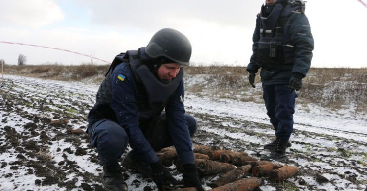 Более 60 взрывных опасностей уничтожили в Донецкой области