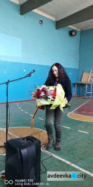 В Авдеевке для полка «Киев» пела бард-волонтер (ФОТО)