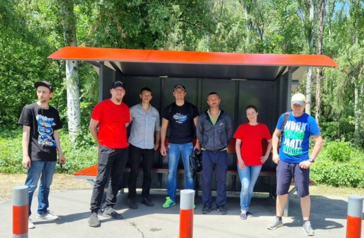 Переселенці з Авдіївки приєдналися до волонтерського руху "Дбаємо разом" від громадської спілки "Зелений центр Метінвест"