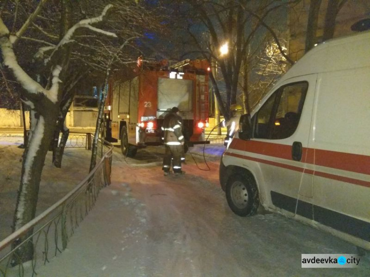 Снежные ловушки Донбасса: на помощь пришли спасатели (ФОТО)