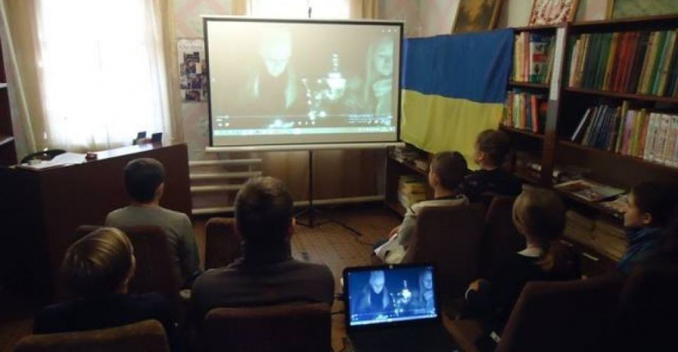 Авдеевским школьникам рассказали о погибших героях Майдана (ФОТО)