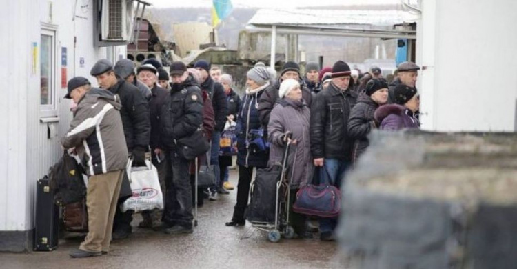 Двадцать человек не смогли за сутки преодолеть КПВВ на Донбассе  
