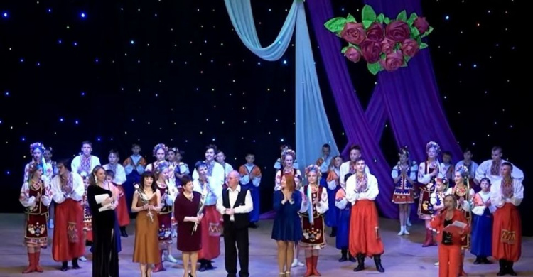 Дворец культуры презентовал авдеевцам видеоверсию отчетного концерта ансамблей "Барвы" и "Подарунок"