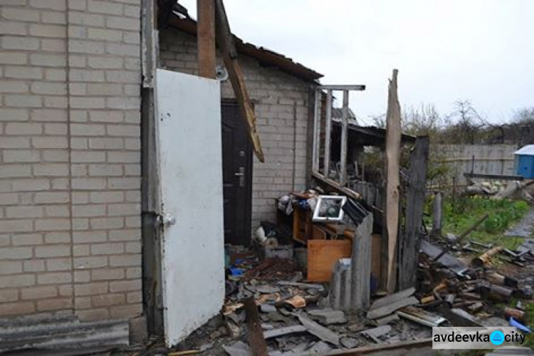 Штаб АТО сообщает о двух домах,  поврежденных обстрелом в Авдеевке (Фото)