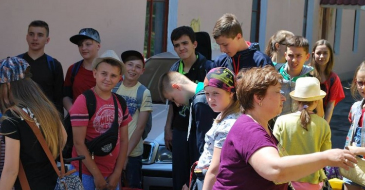 Детей из Авдеевки отправили на отдых в Черкасскую область (ФОТО)