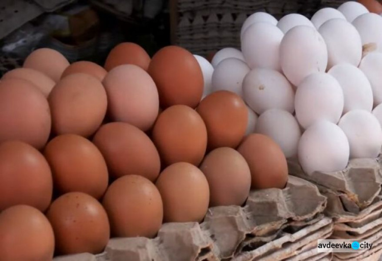 Яйца категорически нельзя хранить в холодильнике