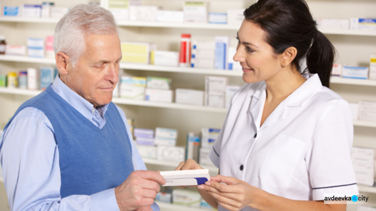 Пенсионерам могут ограничить время посещения магазинов и аптек