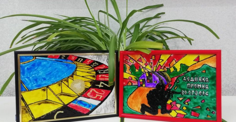 В Авдіївці для дітлахів провели майстер-клас з розпису вітражними фарбами та книжкову виставку