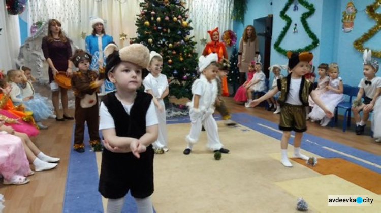 В детских садах Авдеевки провели новогодние карнавалы (ФОТО)