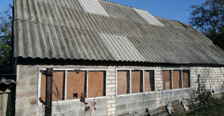 В Авдеевке осколки снаряда повредили дом (ФОТО)