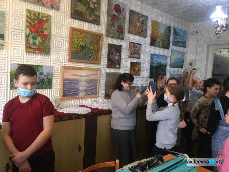 Авдеевцев приглашают посетить выставку картин творческой заводчанки Валентины Ванжи (ВИДЕО)