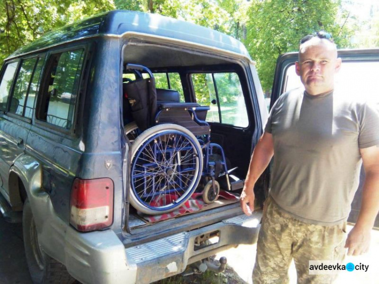 Важные средства передвижения и не только получили люди с ограниченными возможностями в Авдеевке (ФОТО)