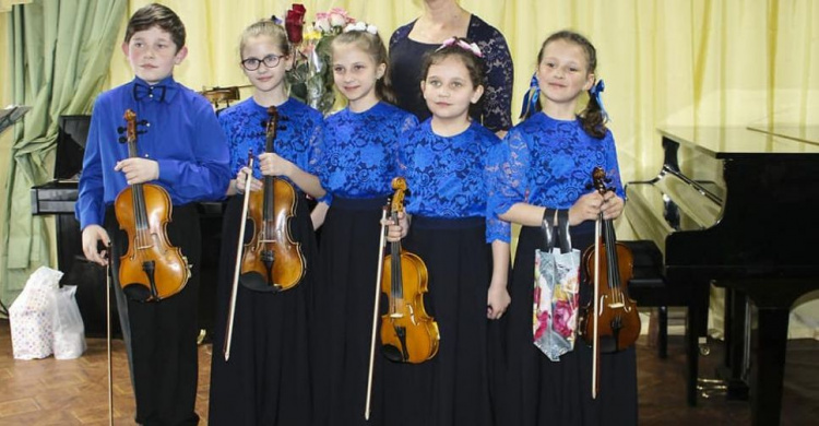 Ансамбль скрипачей Fermata дал концерт в Авдеевке (ФОТОФАКТ)