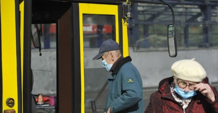 Будут ли высаживать пассажиров без COVID-сертификата из автобуса: обьяснили в Нацполиции