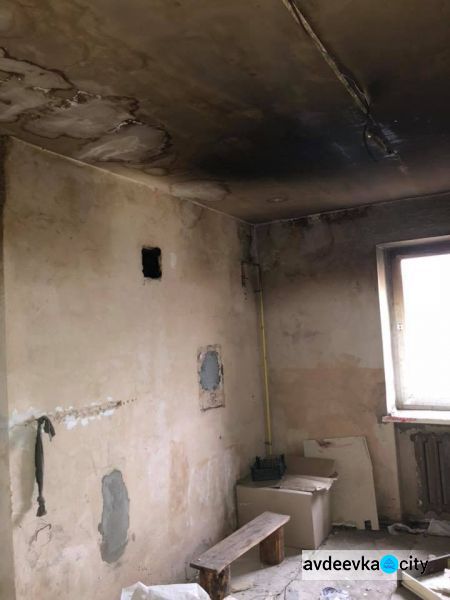 Разбитый обстрелами и находящийся в опасном месте дом в Авдеевке признали пригодным к проживанию (ФОТО)