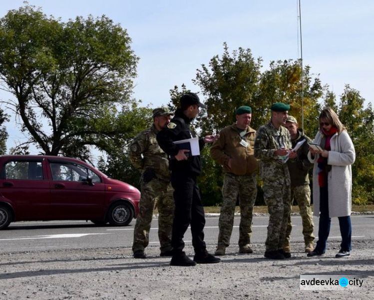 Межведомственная группа провела обследование  КПВВ на Донбассе перед введением  нового "Порядка въезда и выезда"