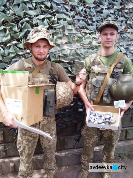 Прифронтовое Водяное и украинских воинов порадовали «симики» из Авдеевки (ФОТО)