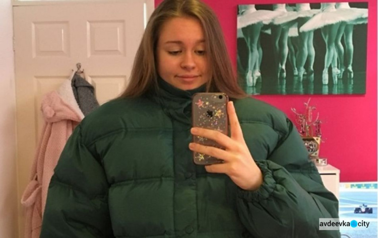 Девушку высмеяли в Сети за гигантскую куртку (ФОТО)