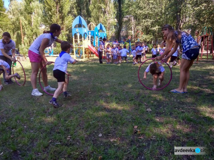 В авдеевском саду "Колокольчик" прошел спортивный праздник "Ребёнок-здоровёнок" (ФОТО)