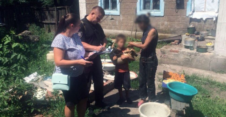 В Авдеевке двух оштрафовали горе-матерей (ФОТО)