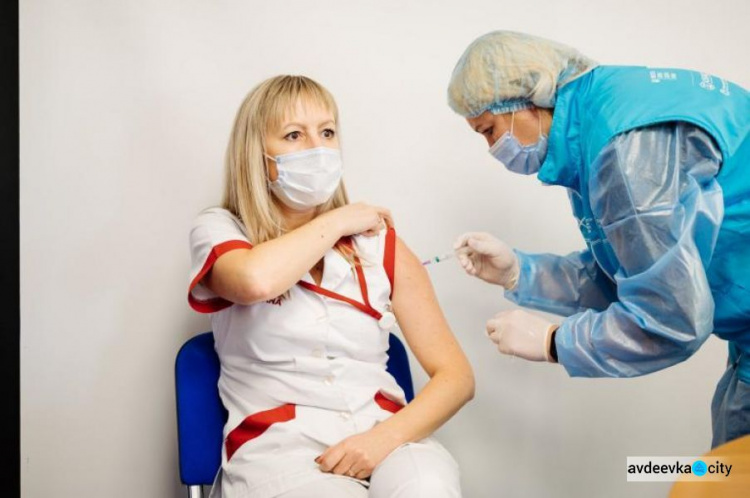 42% українців, які ще не вакцинувались від COVID-19, готові це зробити — дослідження ЮНІСЕФ