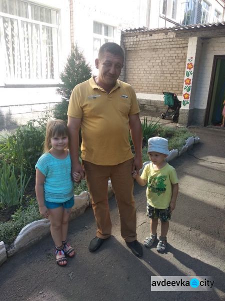 Супер-татусі з Авдіївки: свято триває (ФОТО)