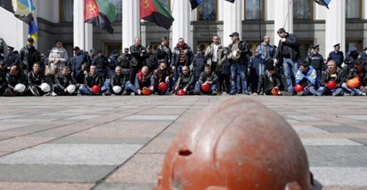 Шахтеры Донецкой области собираются на акцию протеста в Киев