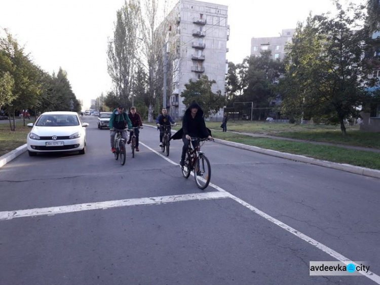 Авдеевские школьники поддержали День без автомобилей (ФОТО)
