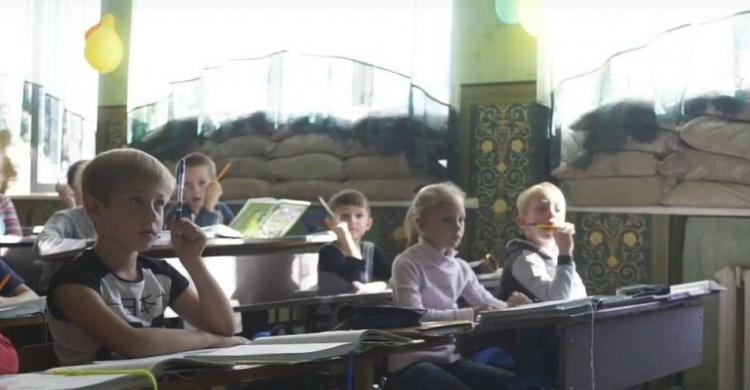 Прифронтовые школы Донбасса: закрыть нельзя оставить