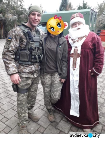 Авдеевские "симики"  помогли доставить военным угощения и создать праздничное настроение в Рождество