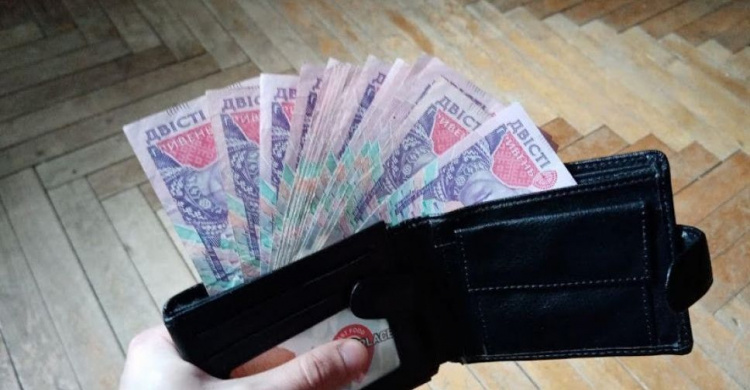 Украинцы начали активно копить деньги