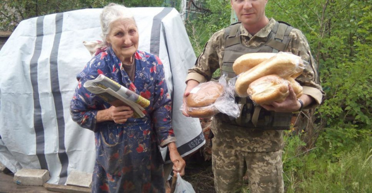Офицеры Cimic Avdeevka привезли помощь в Пески и получили нужные посылки