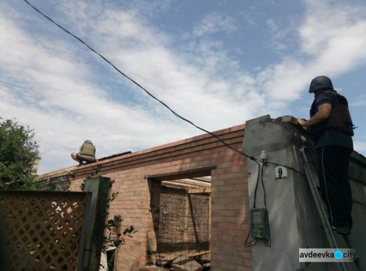 В Авдеевке с каждым днем становится все больше восстановленных домов (ФОТО)